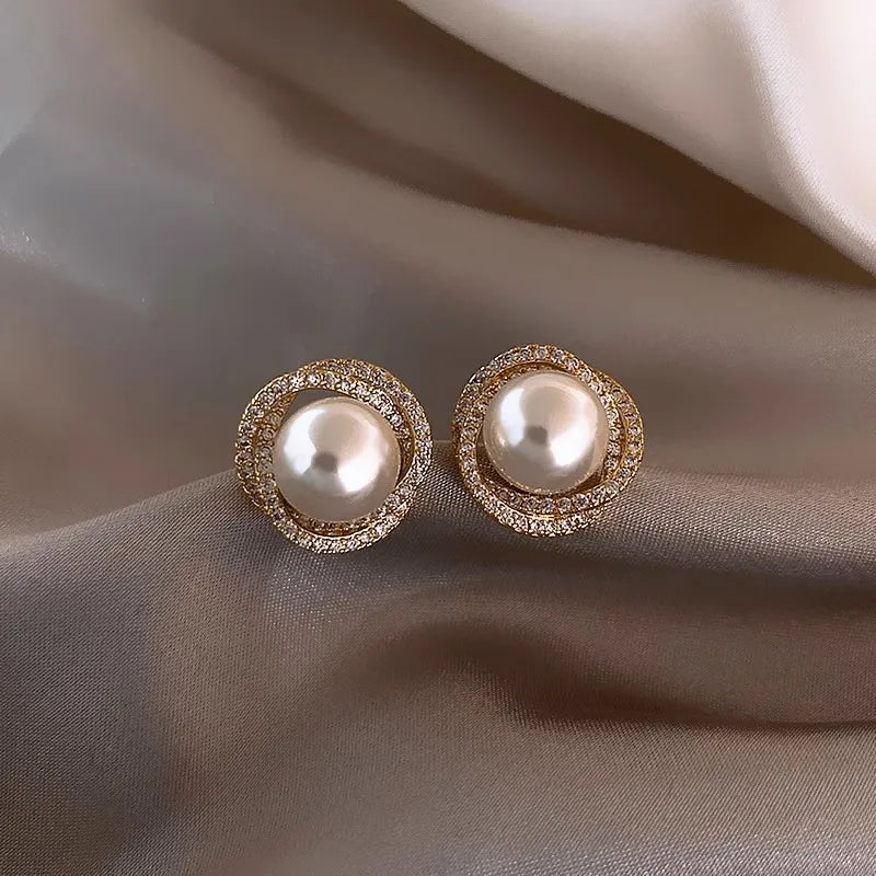 Pearl Stud - Golden