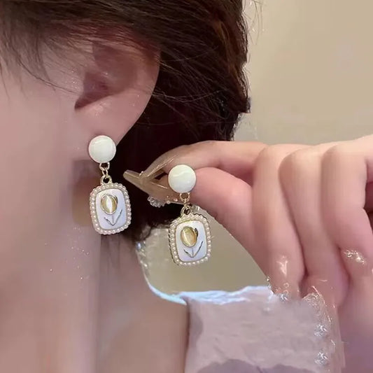 Elegant Flower Drop Earrings - White