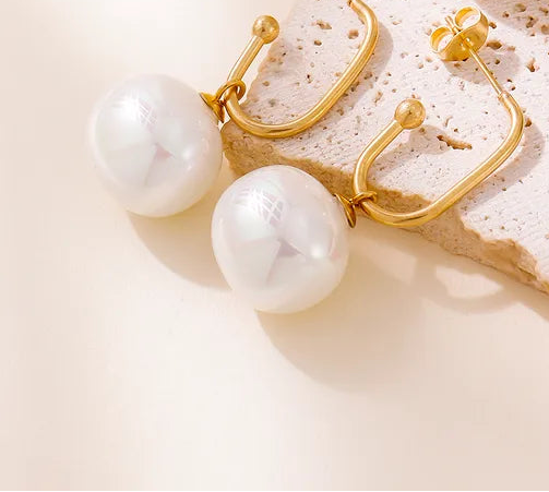 White Pearl Earring