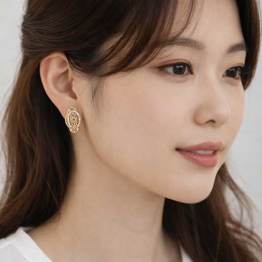 Seora Oval Gold-Plated Stud