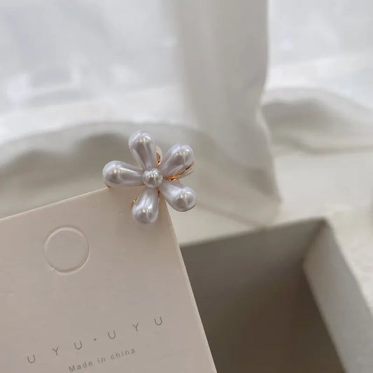 Flower Metal Pearl Hair Claws - One Pearl