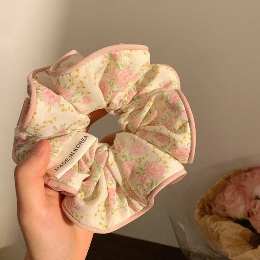 Scrunchie - Pink Edge Floral Pleated