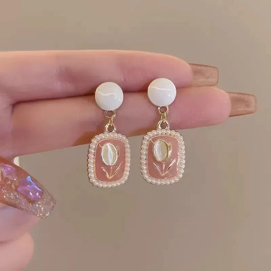 Elegant Flower Drop Earrings - Pink