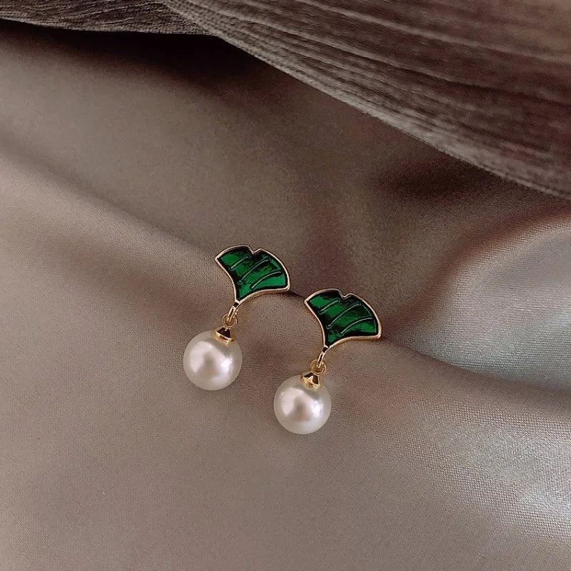 Ginkgo Leaf Stud
