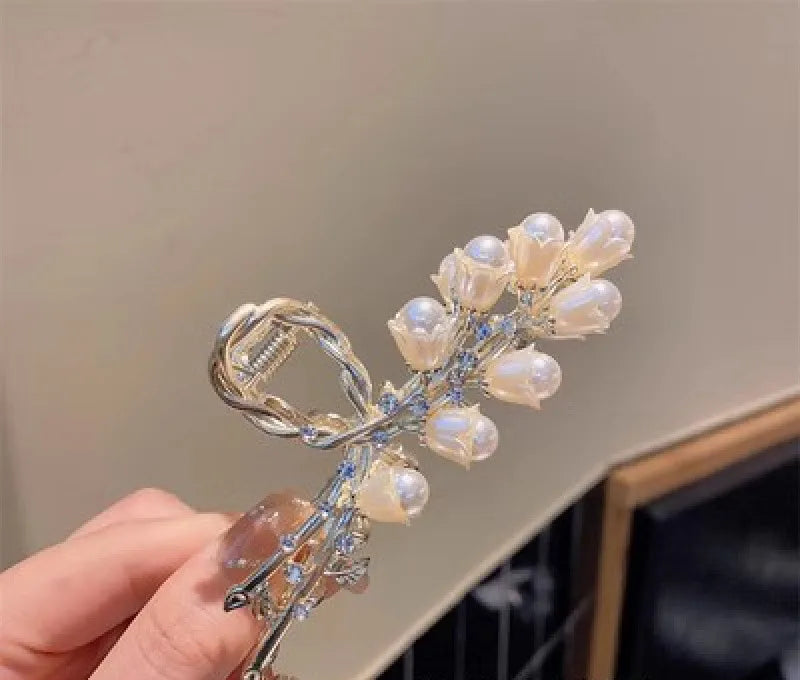Large Size Tassel Metal Hair Clip - Sixteen Bellflowers