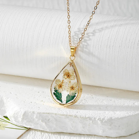 Resin Pendant - Three White Flowers