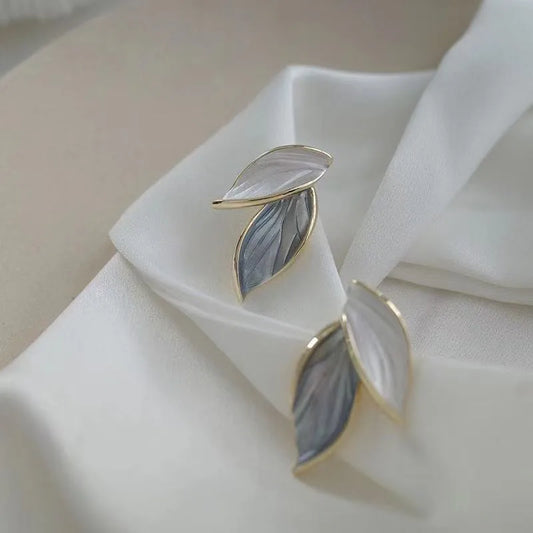 Dual Leaf Stud
