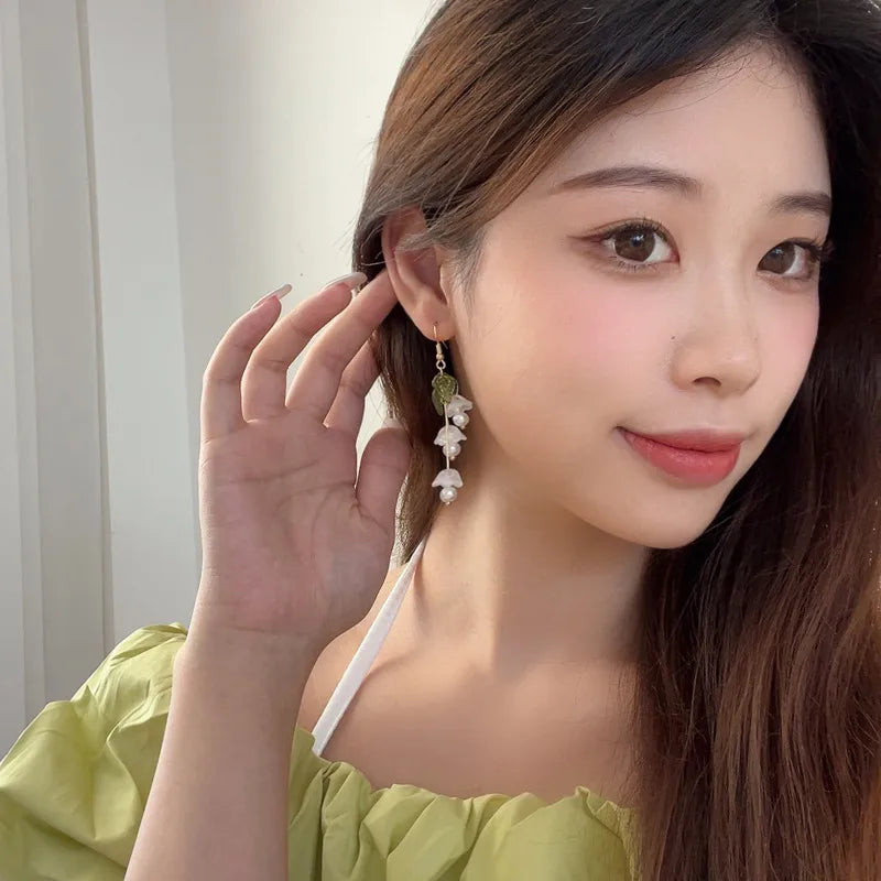 Pairs of White Flowers - Korean Style Tassel Earring