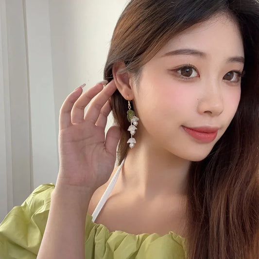 Pairs of White Flowers - Korean Style Tassel Earring