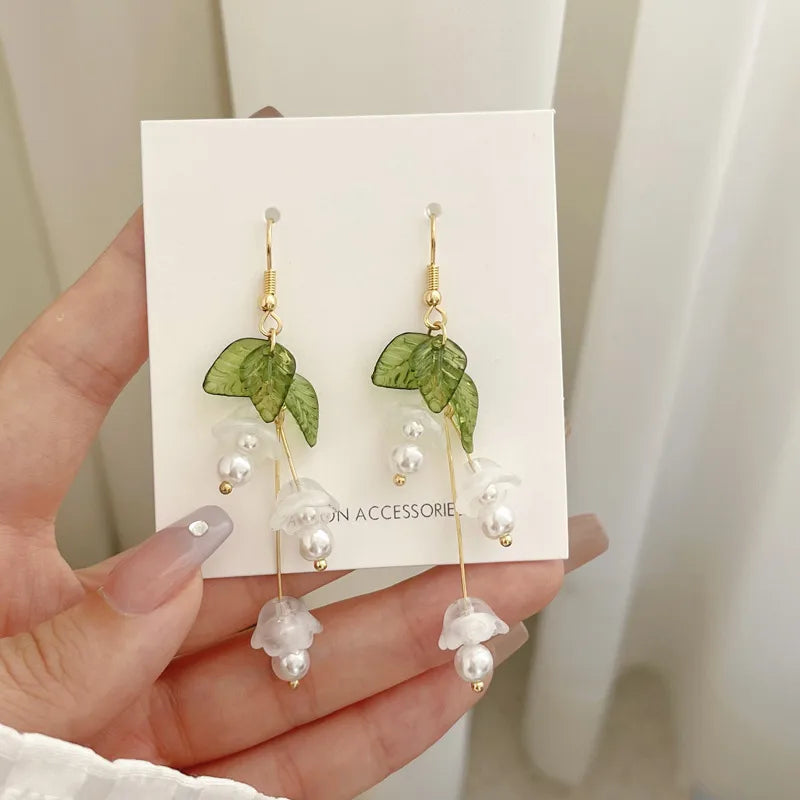 Pairs of White Flowers - Korean Style Tassel Earring